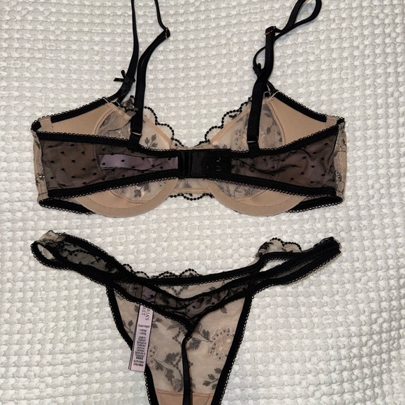 Victoria's Secret Wicked Unlined Black and Tan Floral Lace Bra Set - Picture 2 of 3